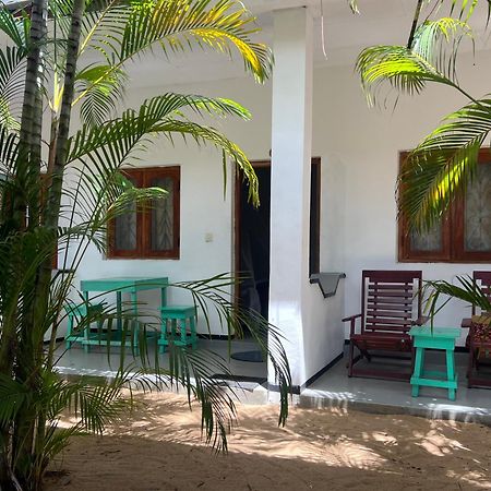 Hotel Moxy Bay Arugambay Arugam Bay Exterior foto